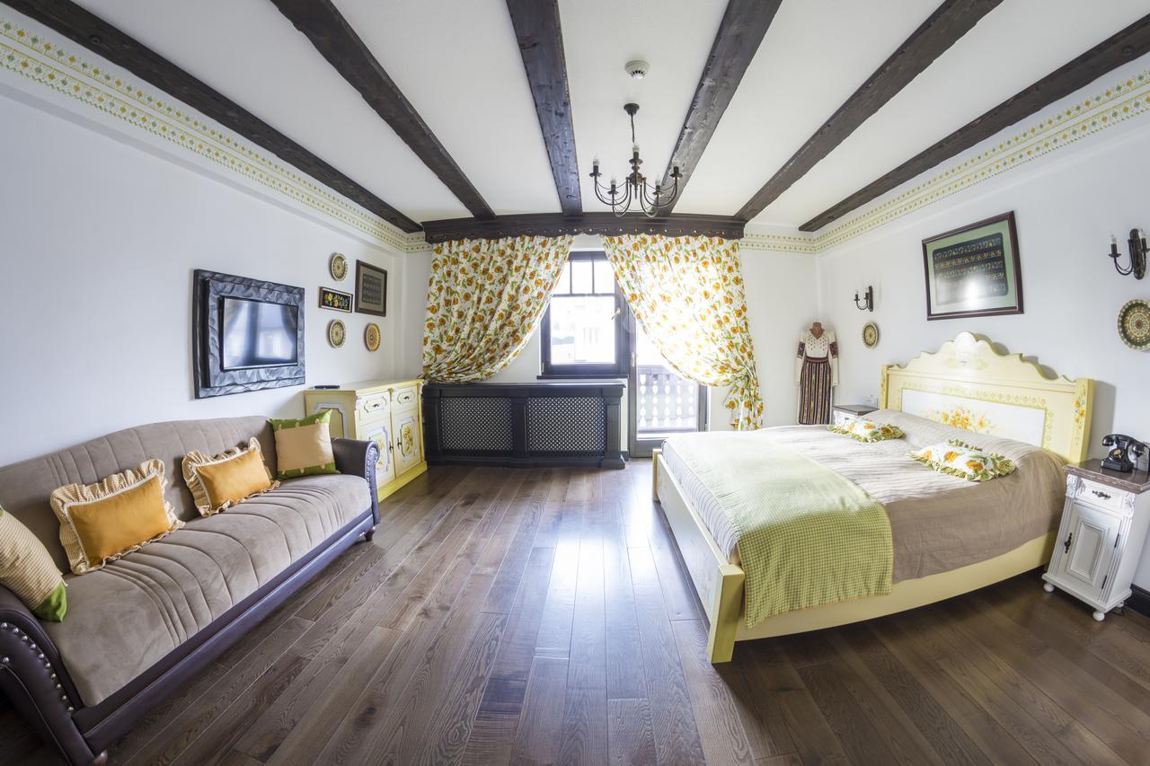 Conacu' Boierului Hotel Ponoarele  ภายนอก รูปภาพ